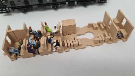 Inneneinrichtung für Märklin 4080: DB Umbauwagen 2. Klasse mit Gepäckabteil