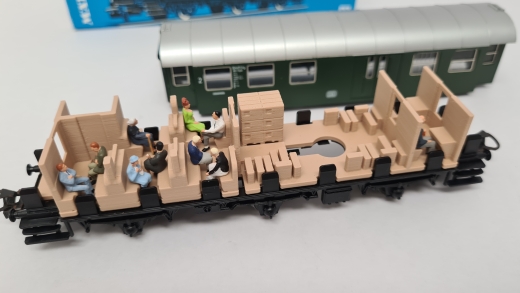 Inneneinrichtung für Märklin 4080: DB Umbauwagen 2. Klasse mit Gepäckabteil
