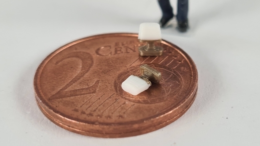 Inneneinrichtung für Märklin 4090: DB TEE Aussichtswagen mehrfarbig, Variante 15 Tische inkl. Lämpchen