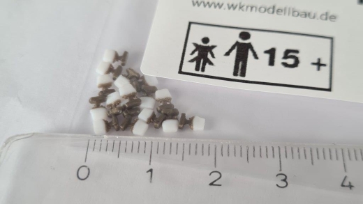 Tischlampen für H0 Speisewagen, 16 Stück