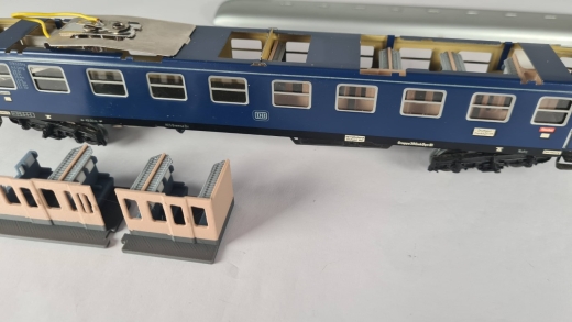 Inneneinrichtung für Märklin 4032: DB D-Zug 1. Klasse Abteilwagen Mehrfarbig