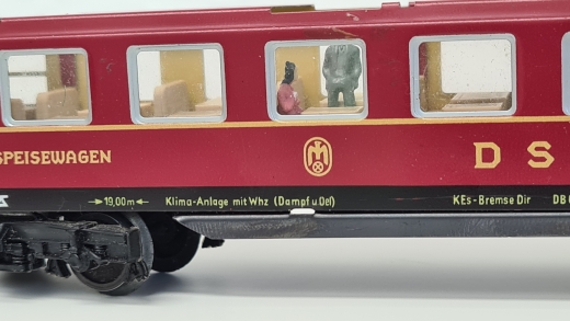 Inneneinrichtung für Märklin 4024: DB D-ZUG Speisewagen