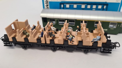 Inneneinrichtung für Märklin 4067: DB Umbauwagen 1. und 2. Klasse
