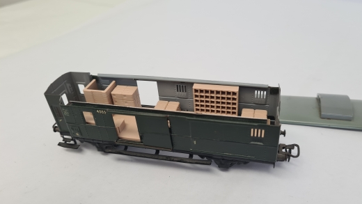 Inneneinrichtung für Märklin 4003 329/4: Gepäck-/Postwagen