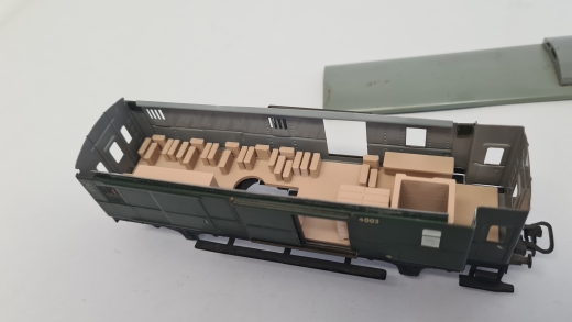 Inneneinrichtung für Märklin 4003 329/4: Gepäck-/Postwagen