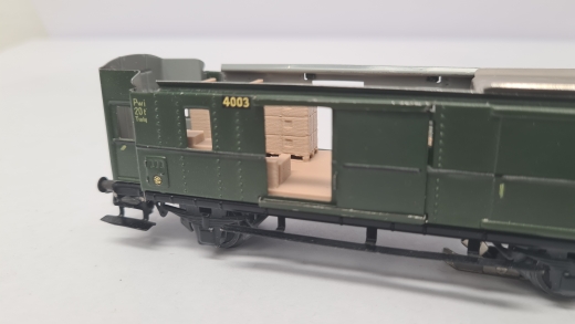 Inneneinrichtung für Märklin 4041: Gepäck-/Postwagen mit Schlusslicht