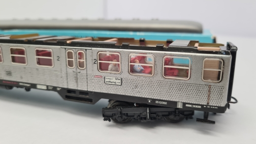 Inneneinrichtung (3-farbig) für Märklin 4042: DB Silberling 2.Kl. Nahverkehrswagen