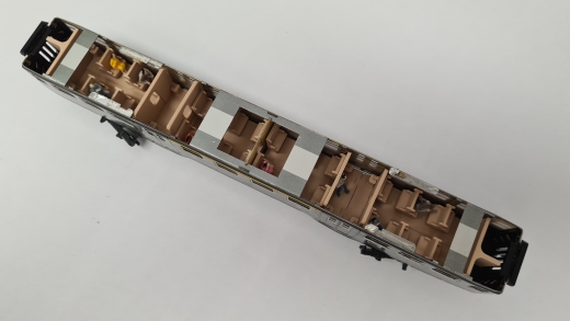 Inneneinrichtung (beige) für Märklin 4043: DB Silberling 1./2.Kl. Nahverkehrswagen