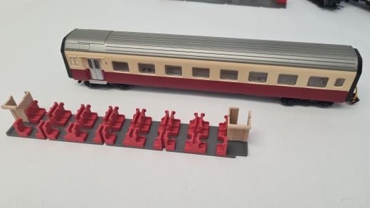 Inneneinrichtung für Märklin 4070, 4071: RAm TEE Grossraumwagen (Bausatz, farbig)